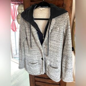 Drew sz M black, and white jacket
